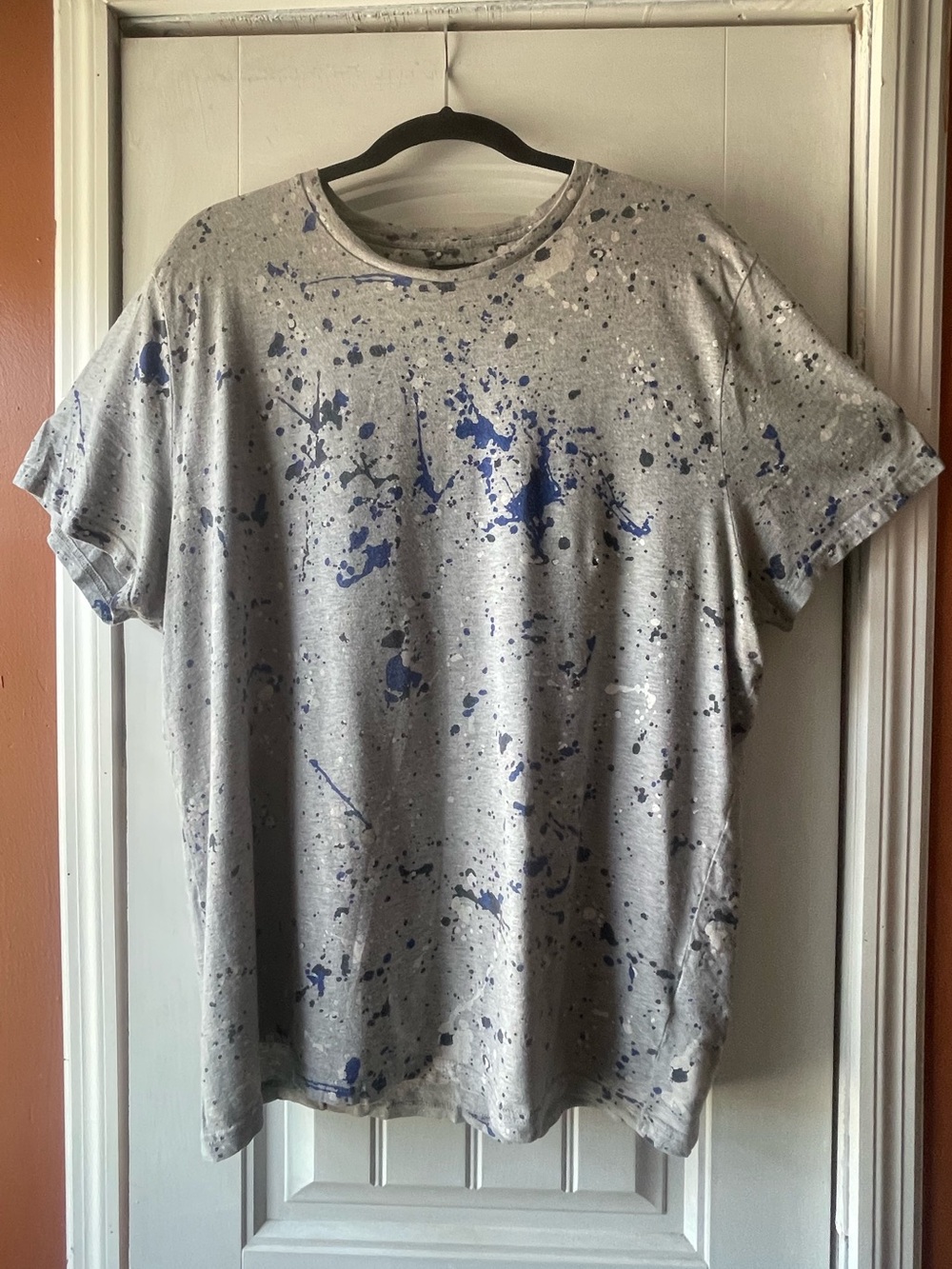 Abercrombie & Fitch Women’s 100% Cotton T-Shirt Gray with a Paint-Splatter Print